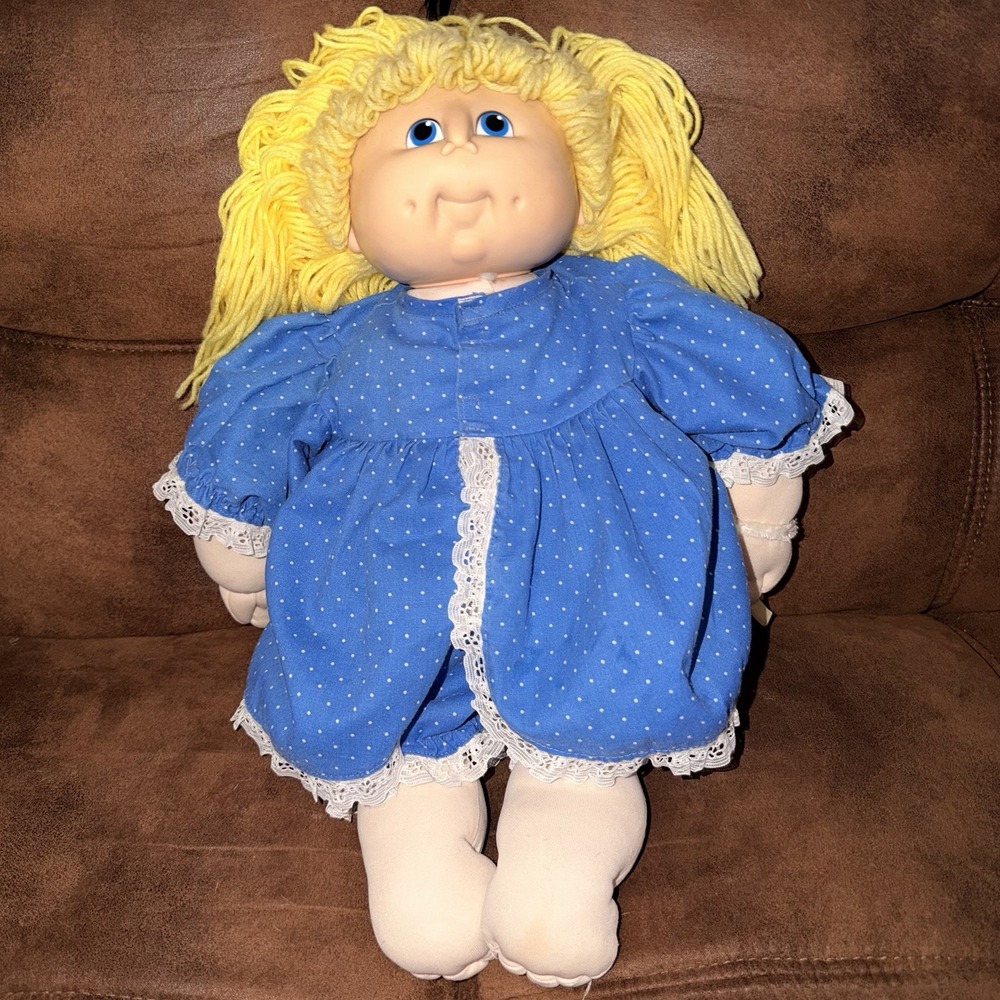 Vintage 1984 Official Cabbage Patch Kids Doll Blonde Blue Eyes 80s CPK Blue